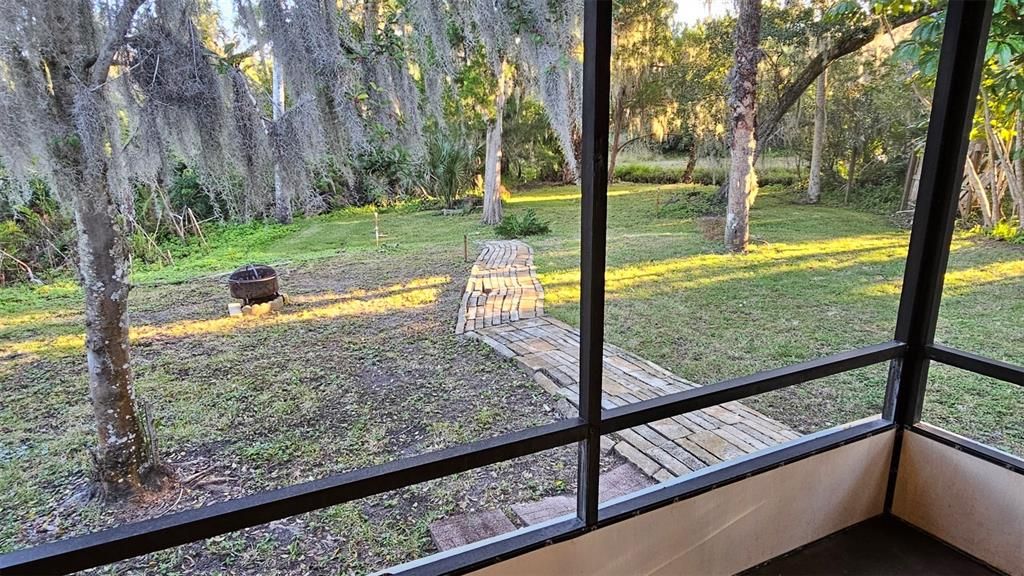 For Sale: $175,000 (3 beds, 2 baths, 1300 Square Feet)