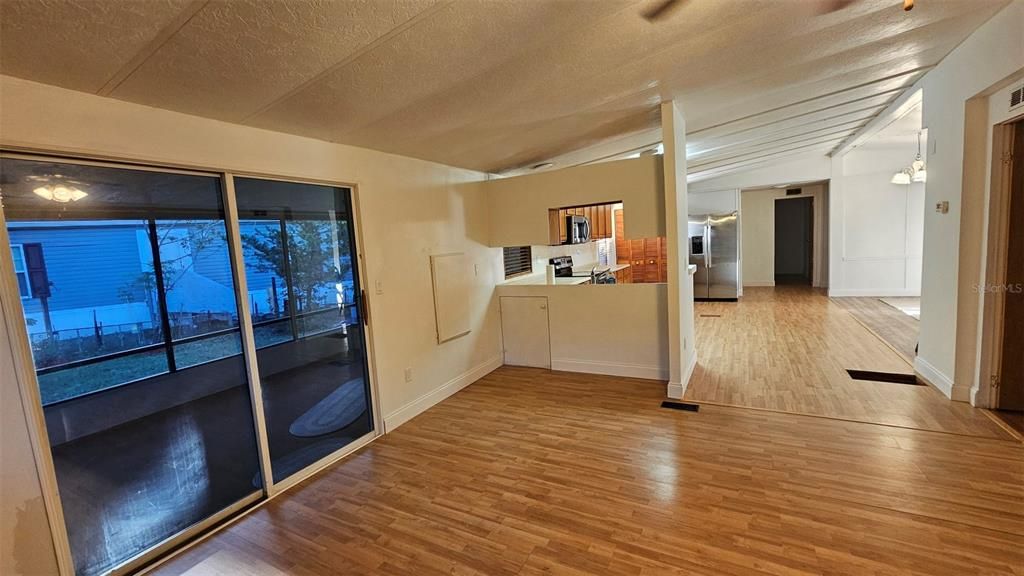 For Sale: $175,000 (3 beds, 2 baths, 1300 Square Feet)