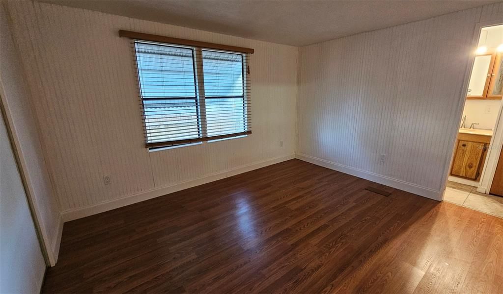 For Sale: $175,000 (3 beds, 2 baths, 1300 Square Feet)