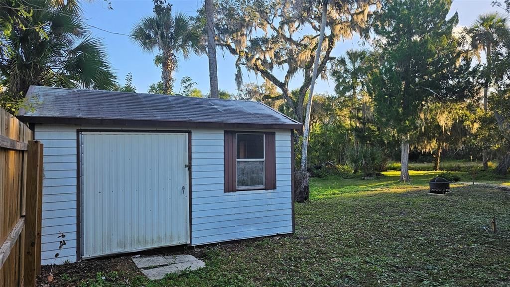 For Sale: $175,000 (3 beds, 2 baths, 1300 Square Feet)