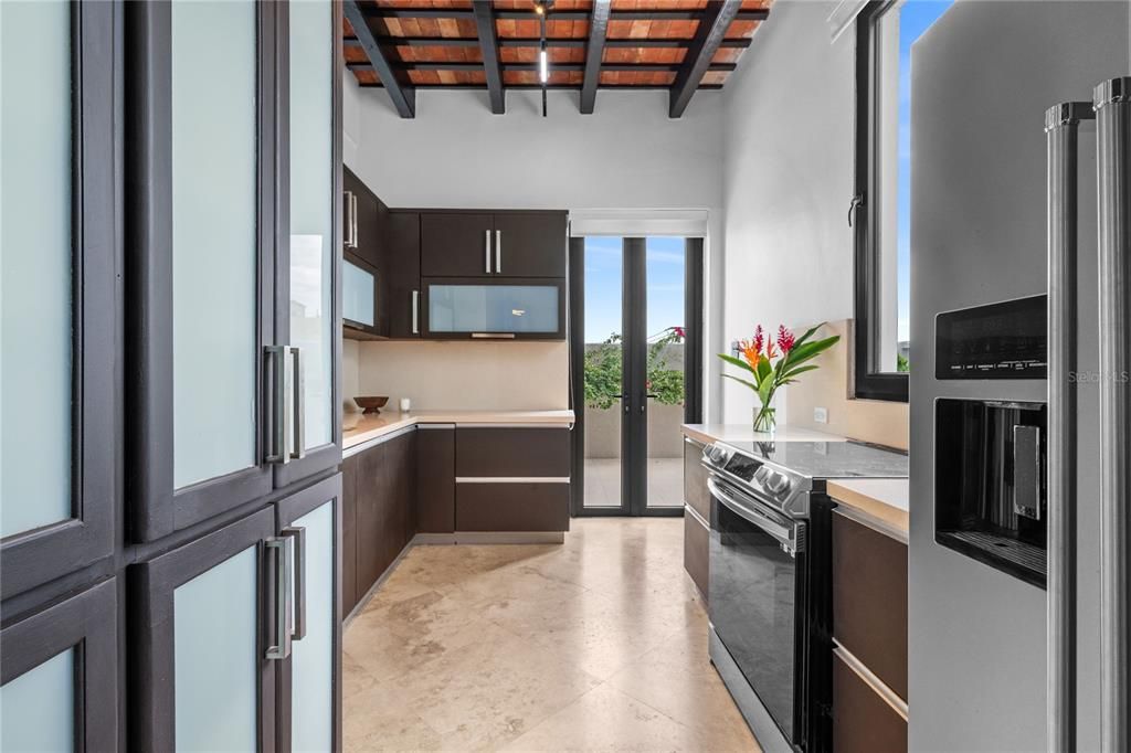 待售: $875,000 (2 贝兹, 2 浴室, 905.89 平方英尺)