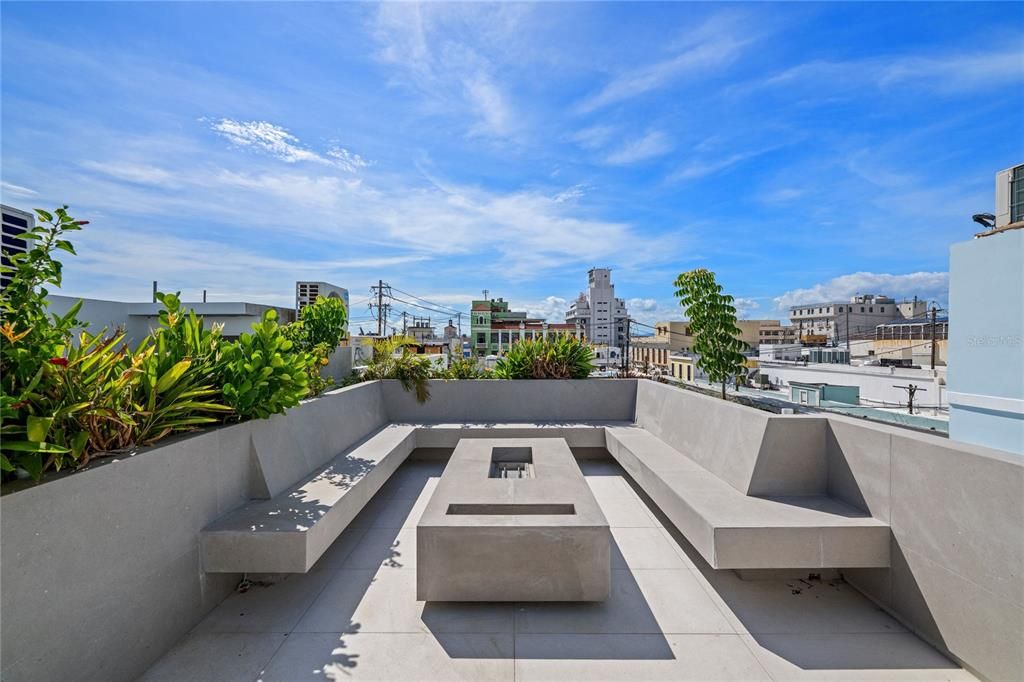 待售: $875,000 (2 贝兹, 2 浴室, 905.89 平方英尺)