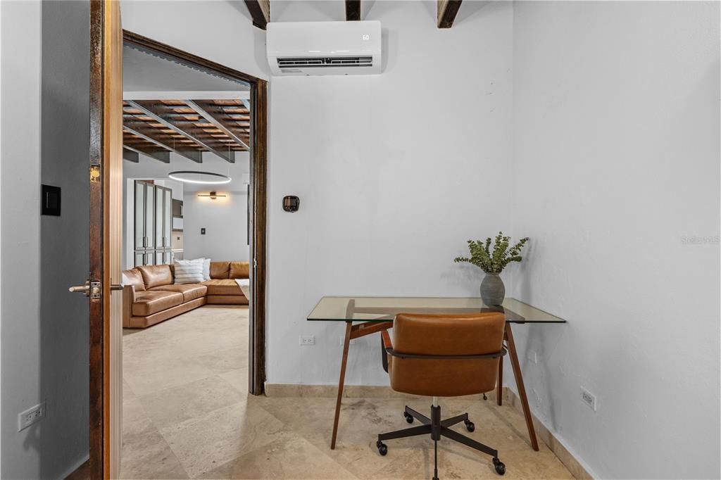 待售: $875,000 (2 贝兹, 2 浴室, 905.89 平方英尺)