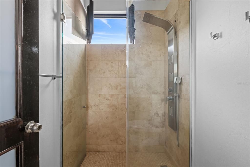 待售: $875,000 (2 贝兹, 2 浴室, 905.89 平方英尺)