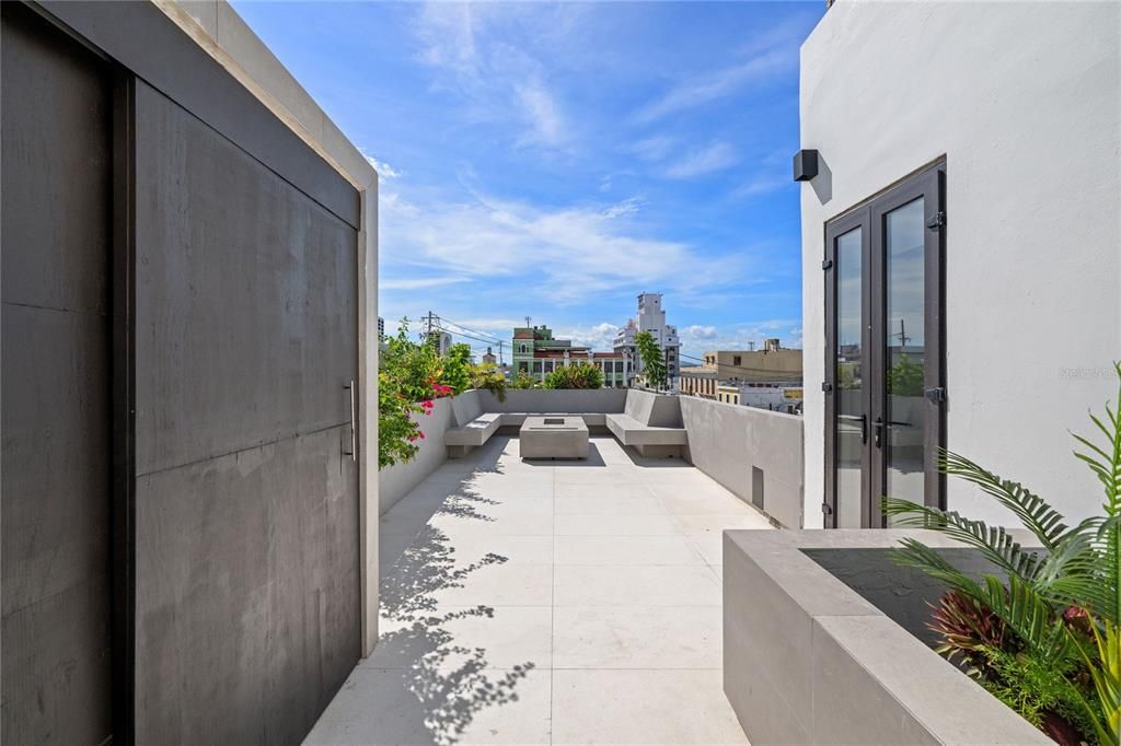 待售: $875,000 (2 贝兹, 2 浴室, 905.89 平方英尺)