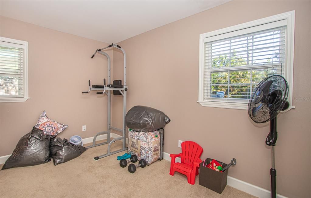 В аренду: $4,000 (4 спален, 2 ванн, 1645 Квадратных фут)