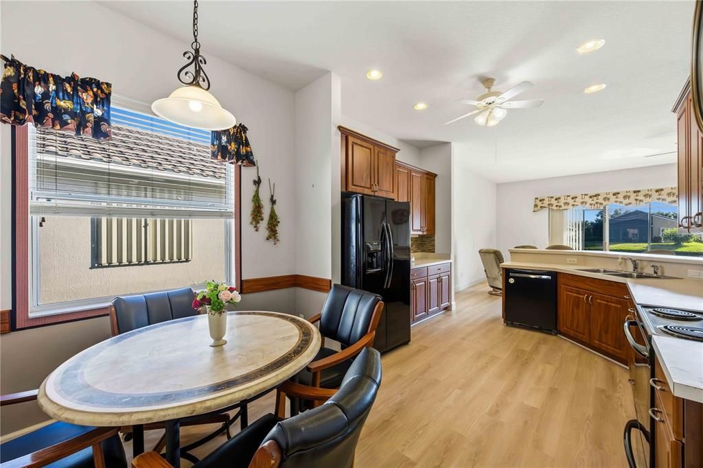 待售: $480,000 (3 贝兹, 2 浴室, 2008 平方英尺)