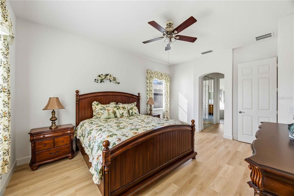 待售: $480,000 (3 贝兹, 2 浴室, 2008 平方英尺)