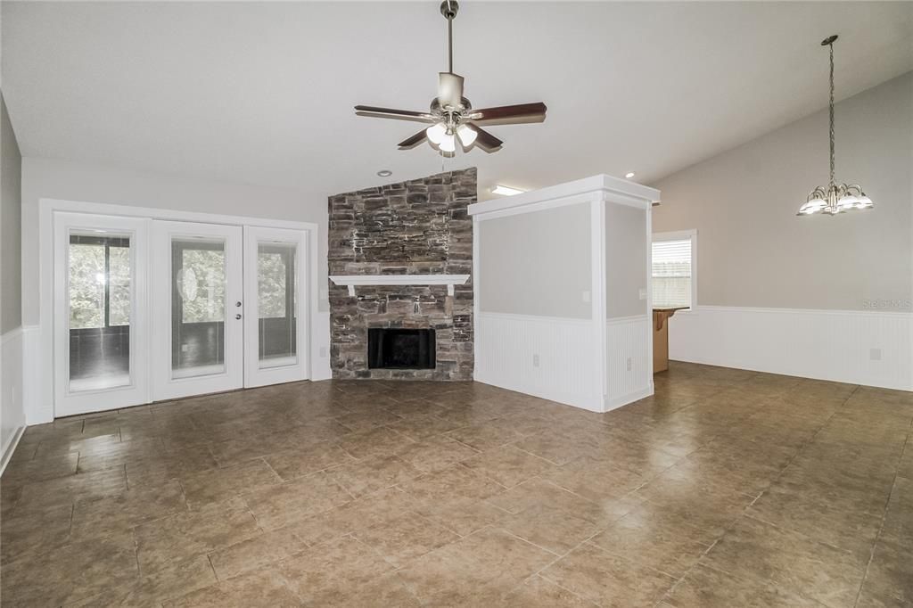 В аренду: $2,165 (3 спален, 2 ванн, 1642 Квадратных фут)