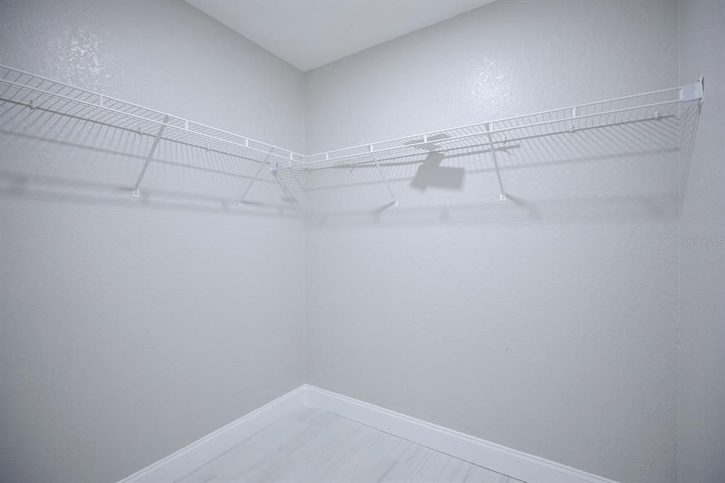 En Venta: $325,000 (3 camas, 2 baños, 1957 Pies cuadrados)