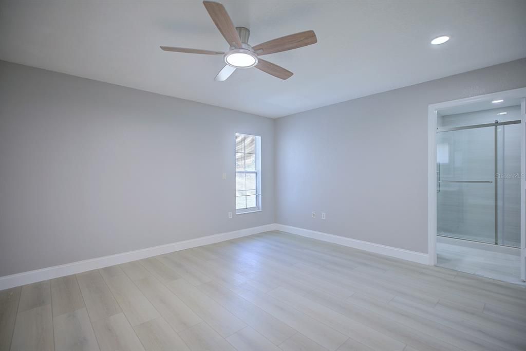 En Venta: $325,000 (3 camas, 2 baños, 1957 Pies cuadrados)