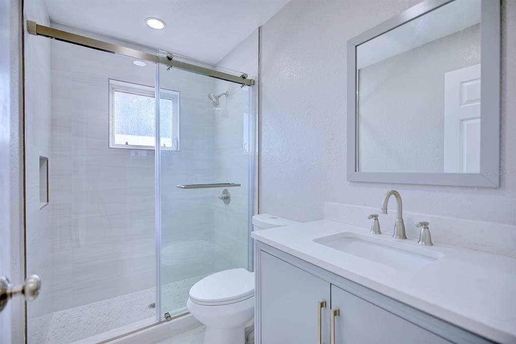 En Venta: $325,000 (3 camas, 2 baños, 1957 Pies cuadrados)