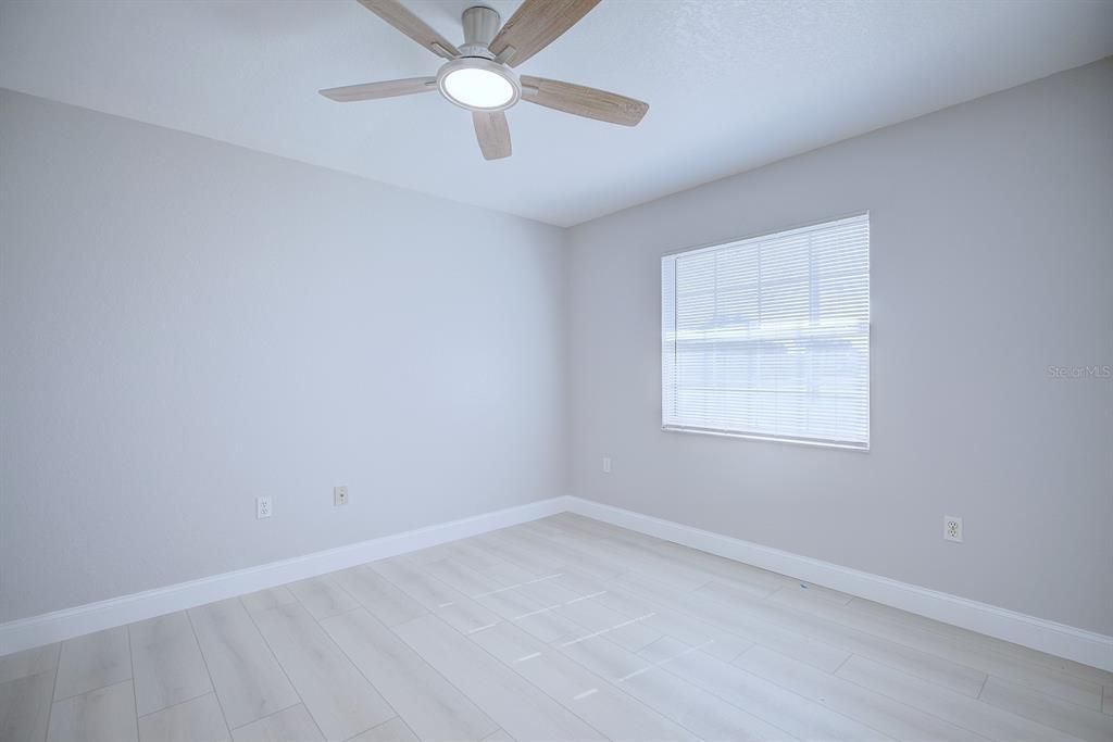 En Venta: $325,000 (3 camas, 2 baños, 1957 Pies cuadrados)