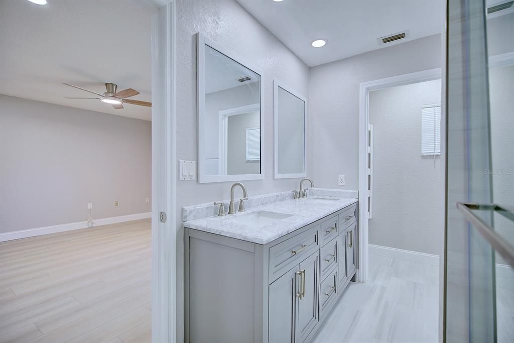 En Venta: $325,000 (3 camas, 2 baños, 1957 Pies cuadrados)