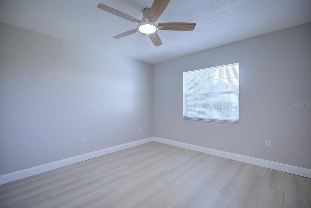 En Venta: $325,000 (3 camas, 2 baños, 1957 Pies cuadrados)