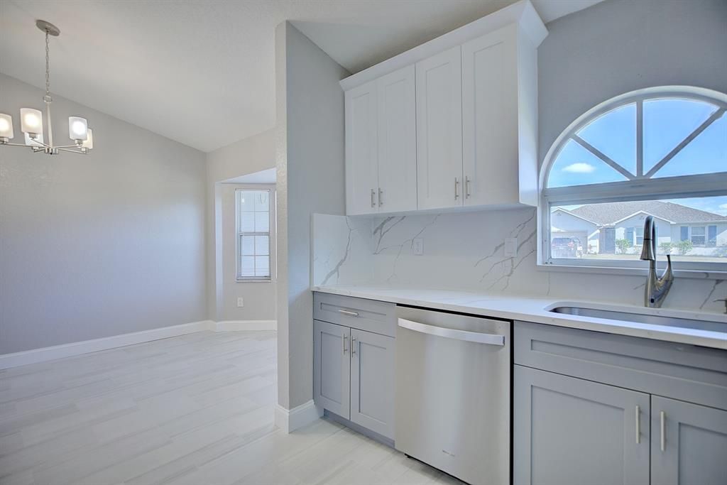 En Venta: $325,000 (3 camas, 2 baños, 1957 Pies cuadrados)