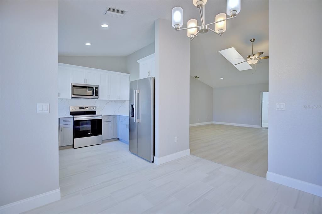 En Venta: $325,000 (3 camas, 2 baños, 1957 Pies cuadrados)