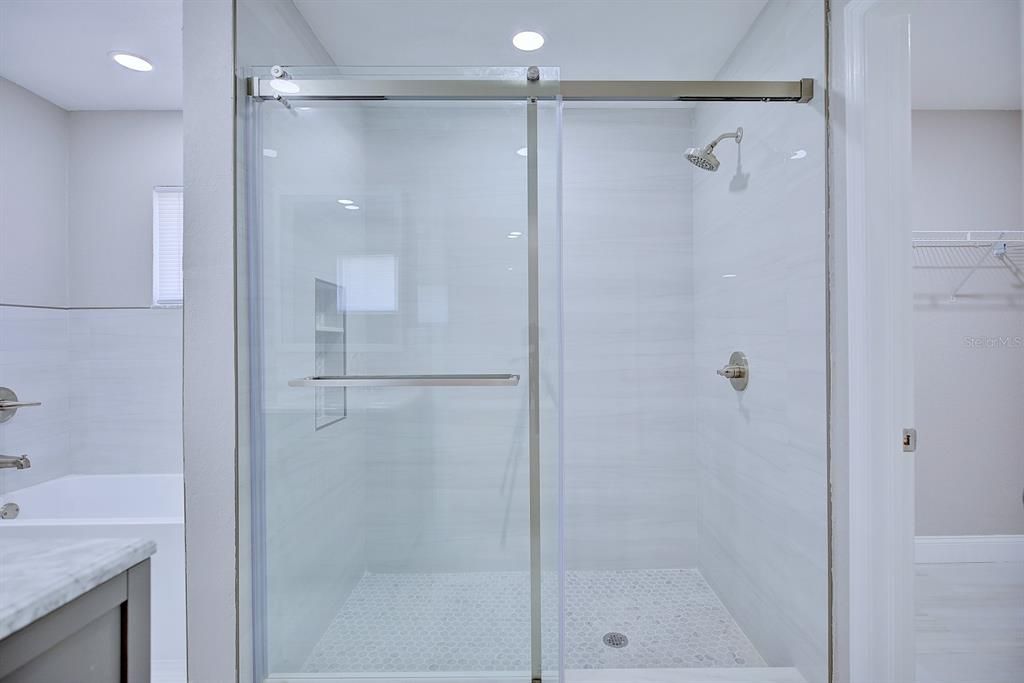 En Venta: $325,000 (3 camas, 2 baños, 1957 Pies cuadrados)