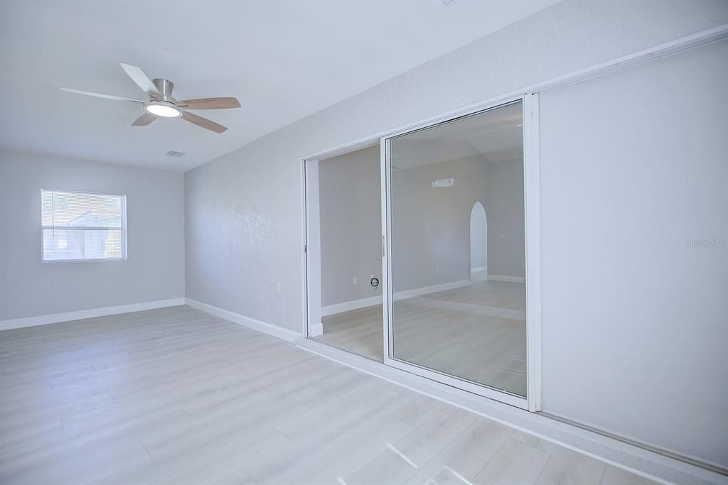 En Venta: $325,000 (3 camas, 2 baños, 1957 Pies cuadrados)