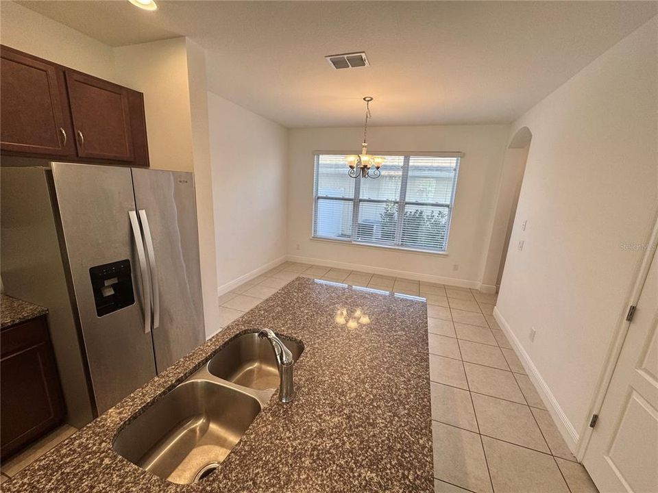 For Rent: $2,600 (3 beds, 2 baths, 1568 Square Feet)