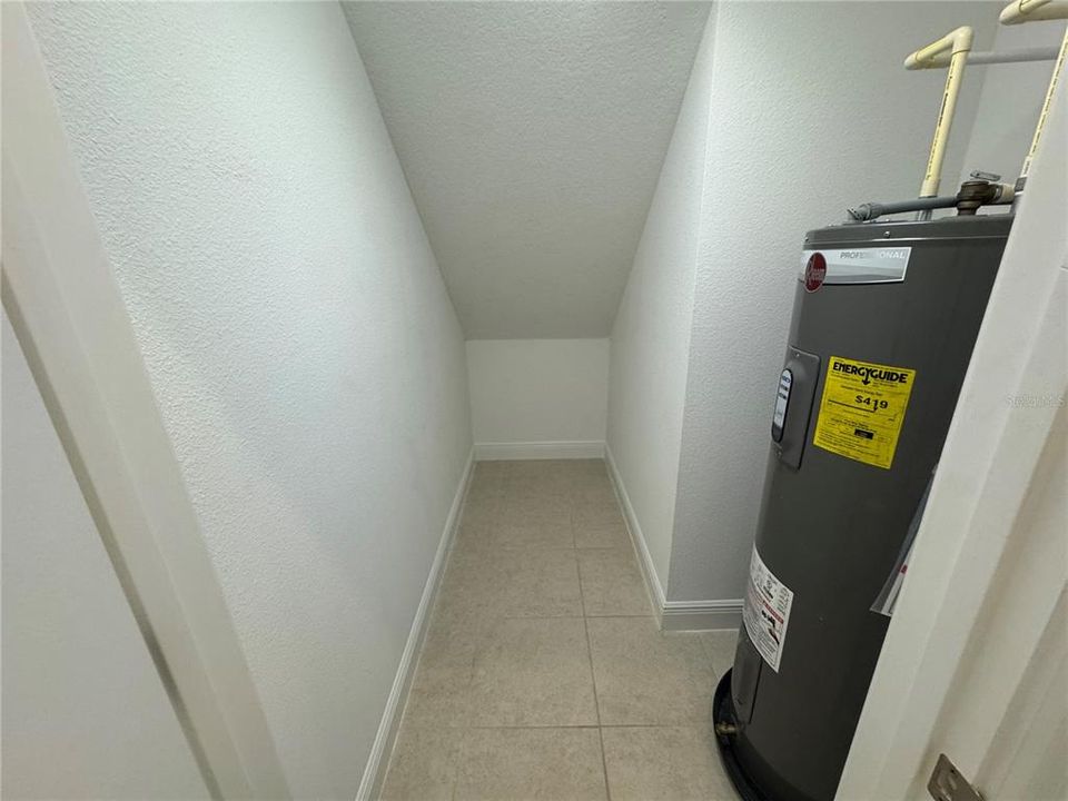 For Rent: $2,600 (3 beds, 2 baths, 1568 Square Feet)