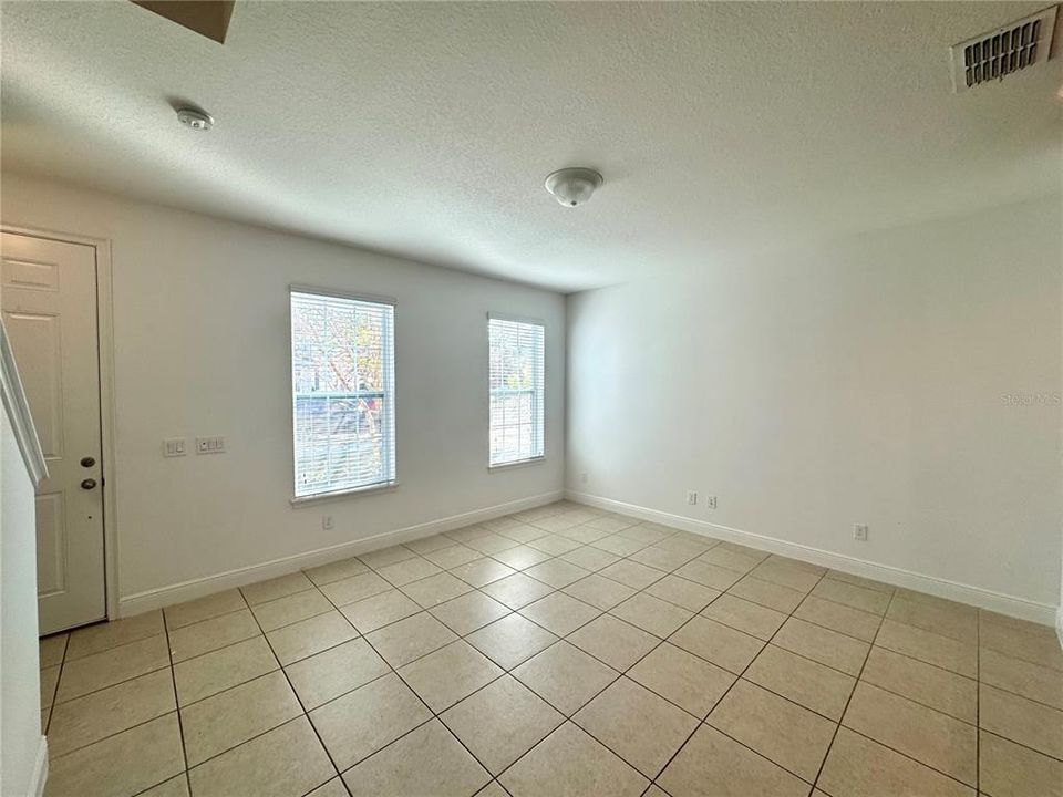 For Rent: $2,600 (3 beds, 2 baths, 1568 Square Feet)