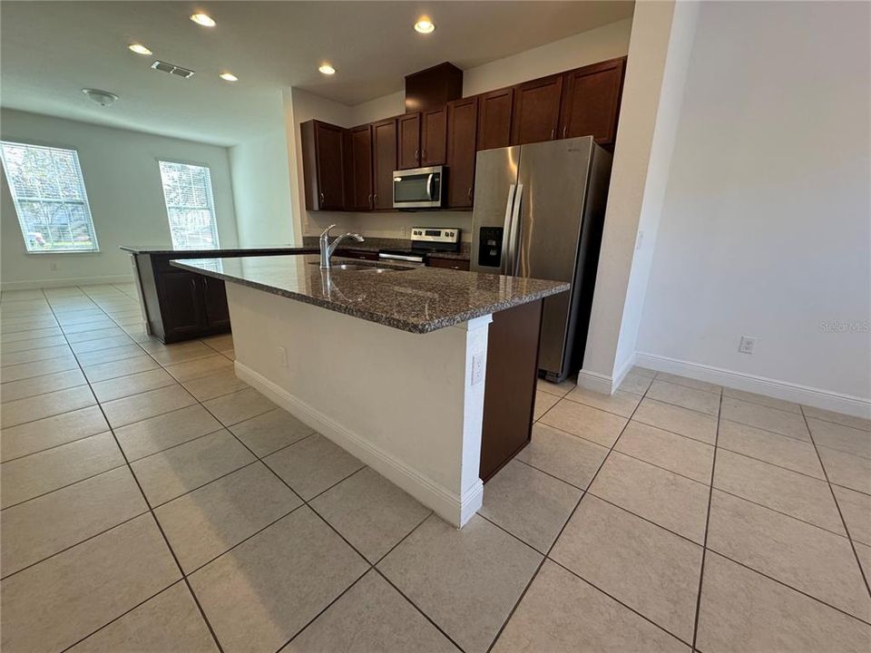 For Rent: $2,600 (3 beds, 2 baths, 1568 Square Feet)