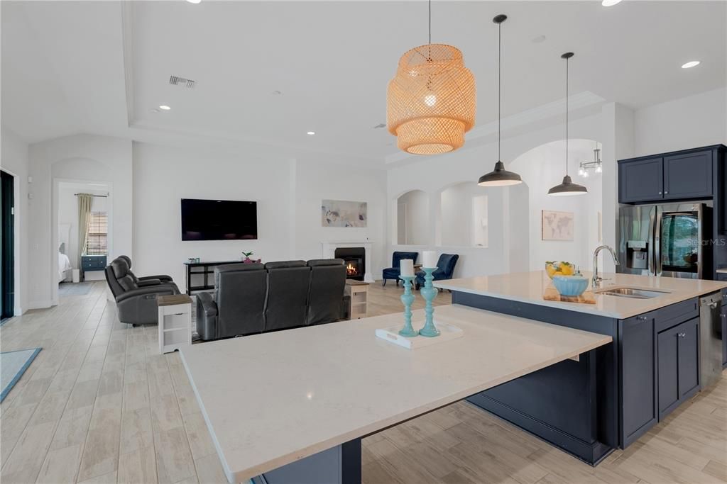 For Sale: $699,900 (4 beds, 3 baths, 2541 Square Feet)