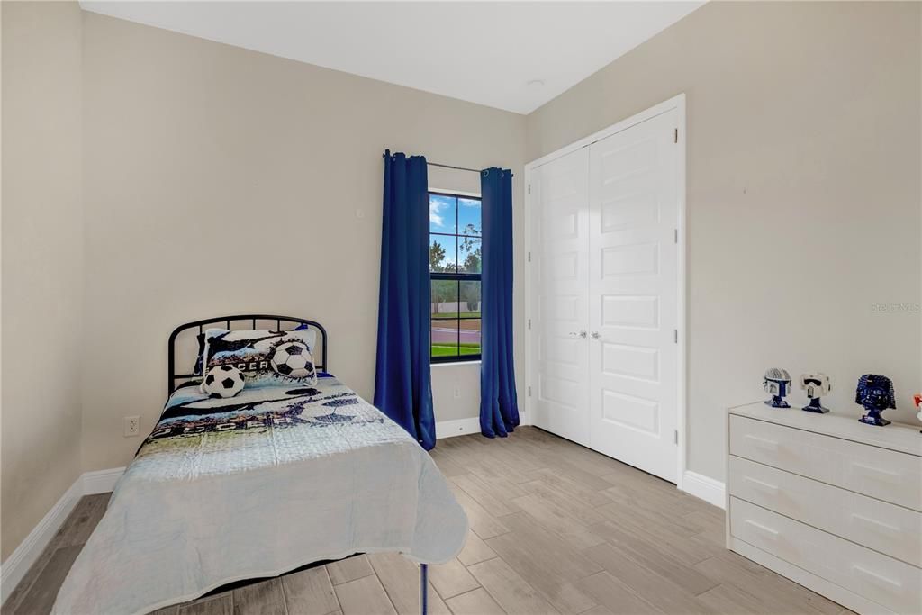 For Sale: $699,900 (4 beds, 3 baths, 2541 Square Feet)