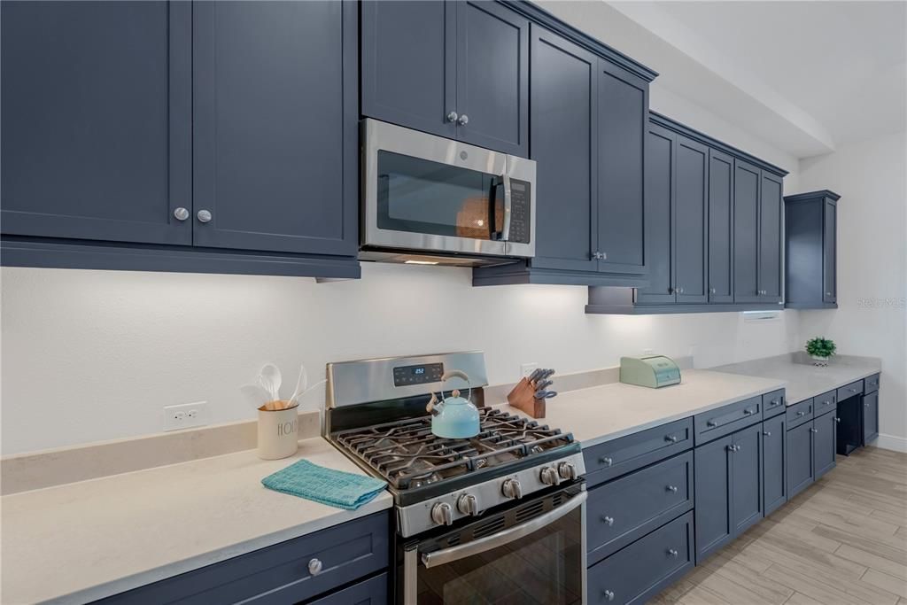 For Sale: $699,900 (4 beds, 3 baths, 2541 Square Feet)