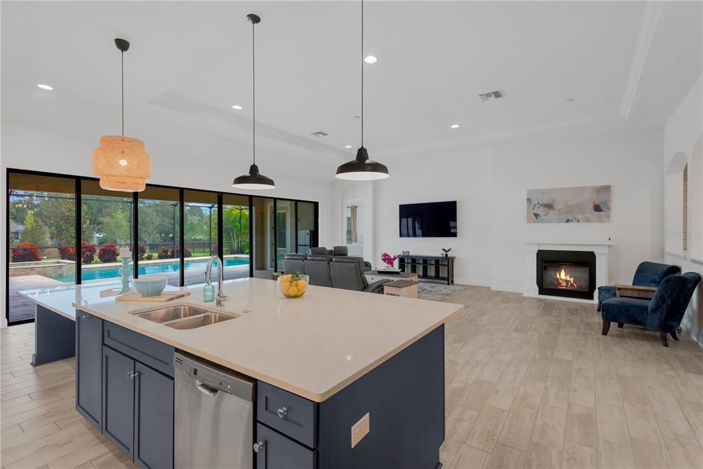 For Sale: $699,900 (4 beds, 3 baths, 2541 Square Feet)