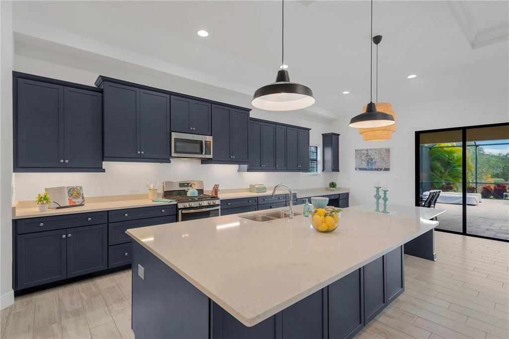 For Sale: $699,900 (4 beds, 3 baths, 2541 Square Feet)