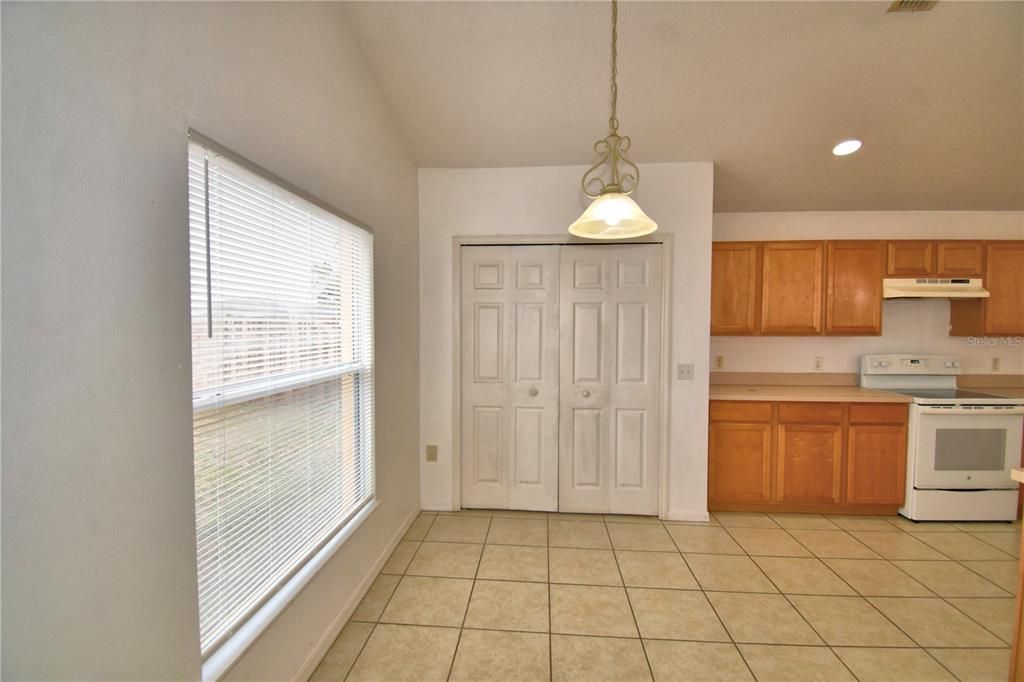 En Renta: $1,750 (4 camas, 2 baños, 1768 Pies cuadrados)