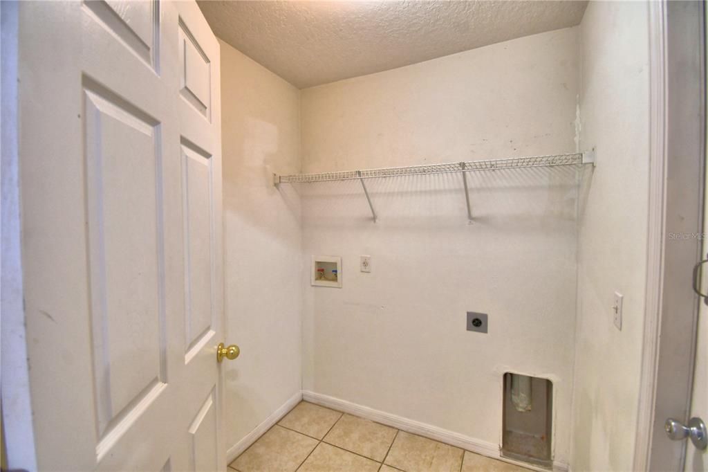 En Renta: $1,750 (4 camas, 2 baños, 1768 Pies cuadrados)