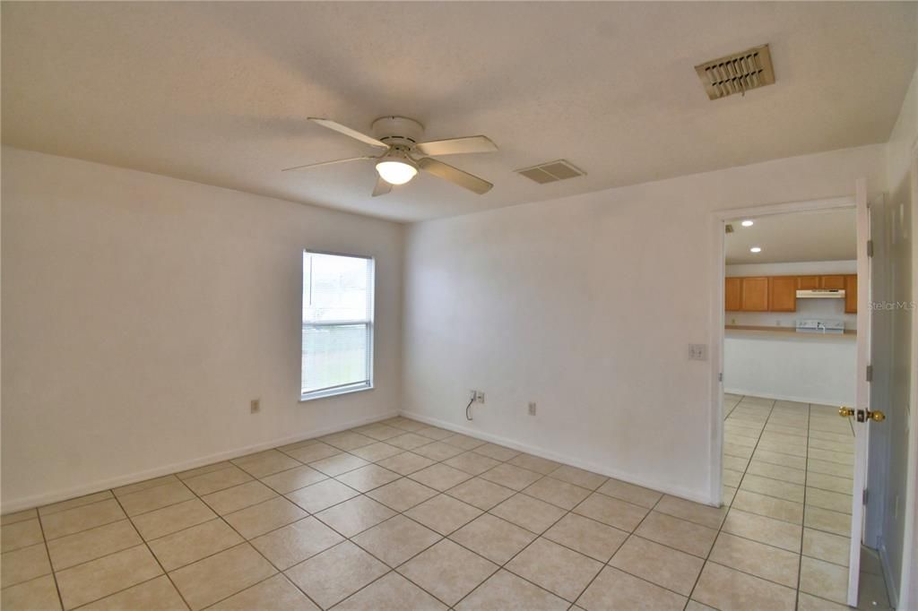 En Renta: $1,750 (4 camas, 2 baños, 1768 Pies cuadrados)