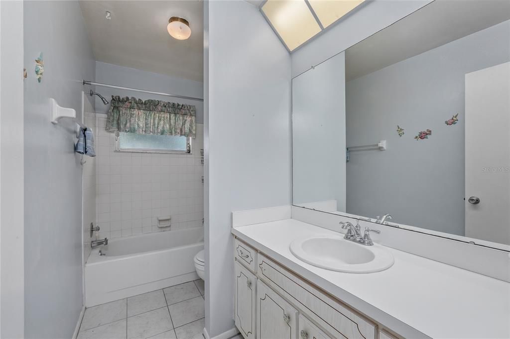 For Sale: $249,900 (2 beds, 2 baths, 1332 Square Feet)