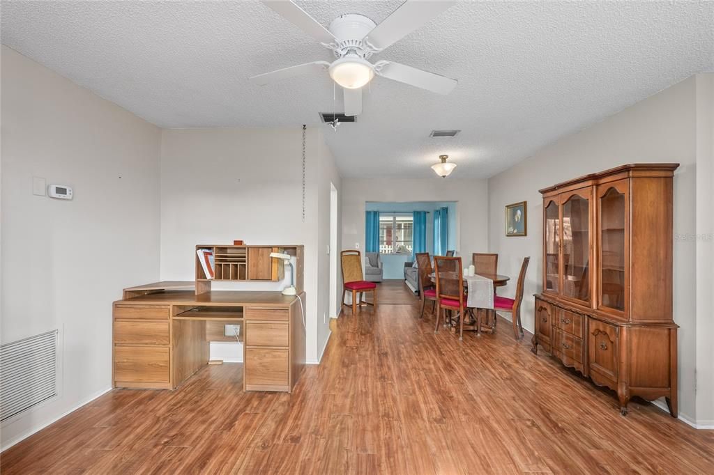 For Sale: $249,900 (2 beds, 2 baths, 1332 Square Feet)