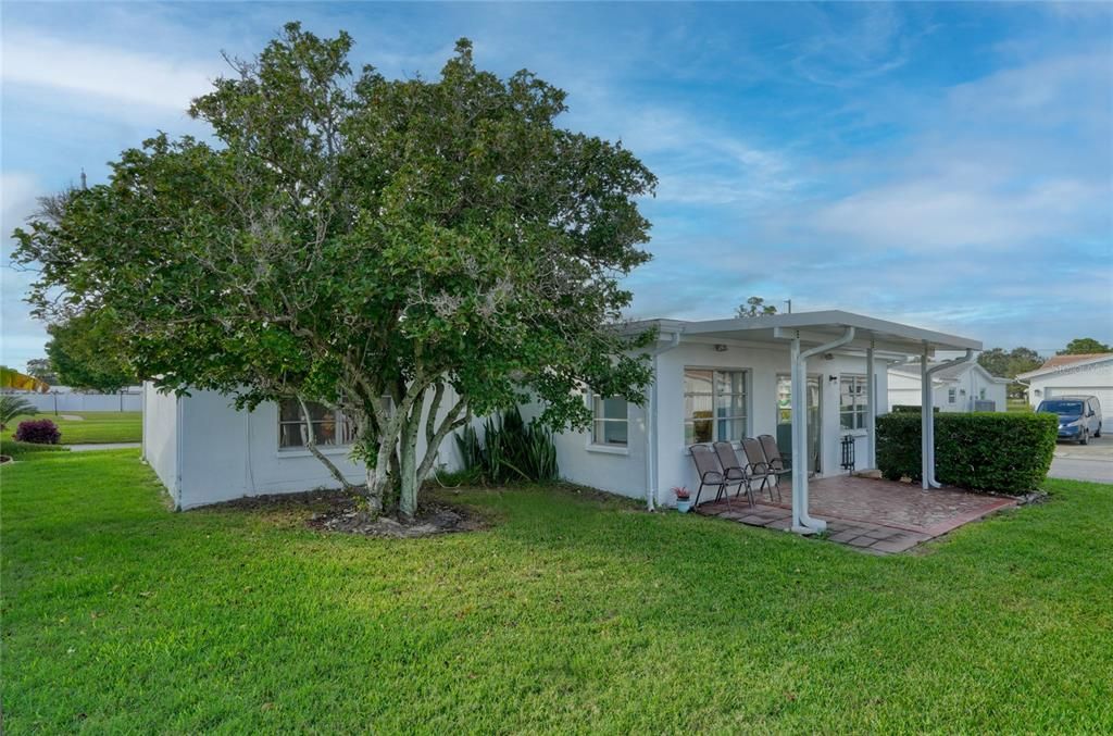 For Sale: $249,900 (2 beds, 2 baths, 1332 Square Feet)