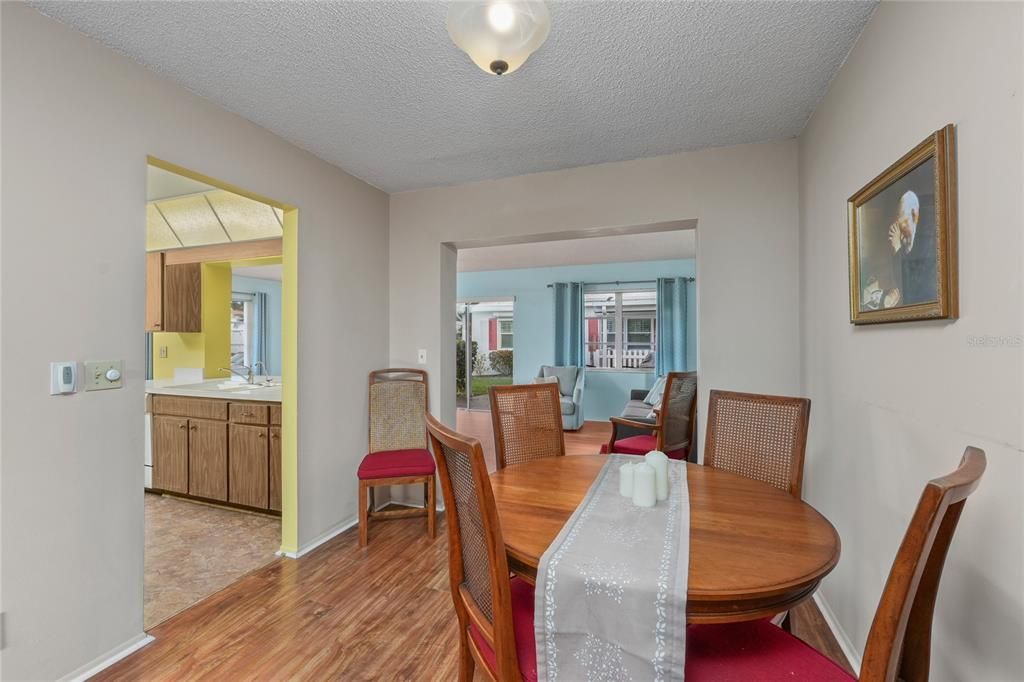 For Sale: $249,900 (2 beds, 2 baths, 1332 Square Feet)