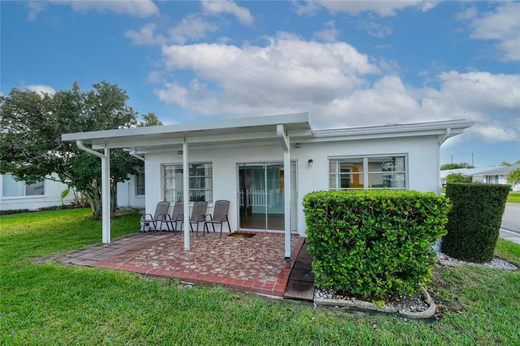 For Sale: $249,900 (2 beds, 2 baths, 1332 Square Feet)