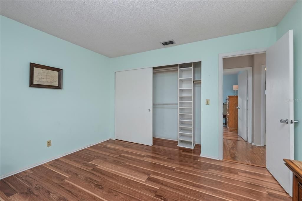 For Sale: $249,900 (2 beds, 2 baths, 1332 Square Feet)