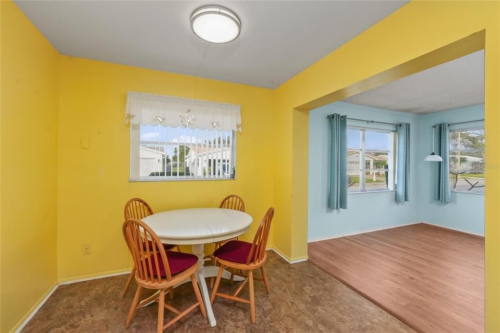 For Sale: $249,900 (2 beds, 2 baths, 1332 Square Feet)