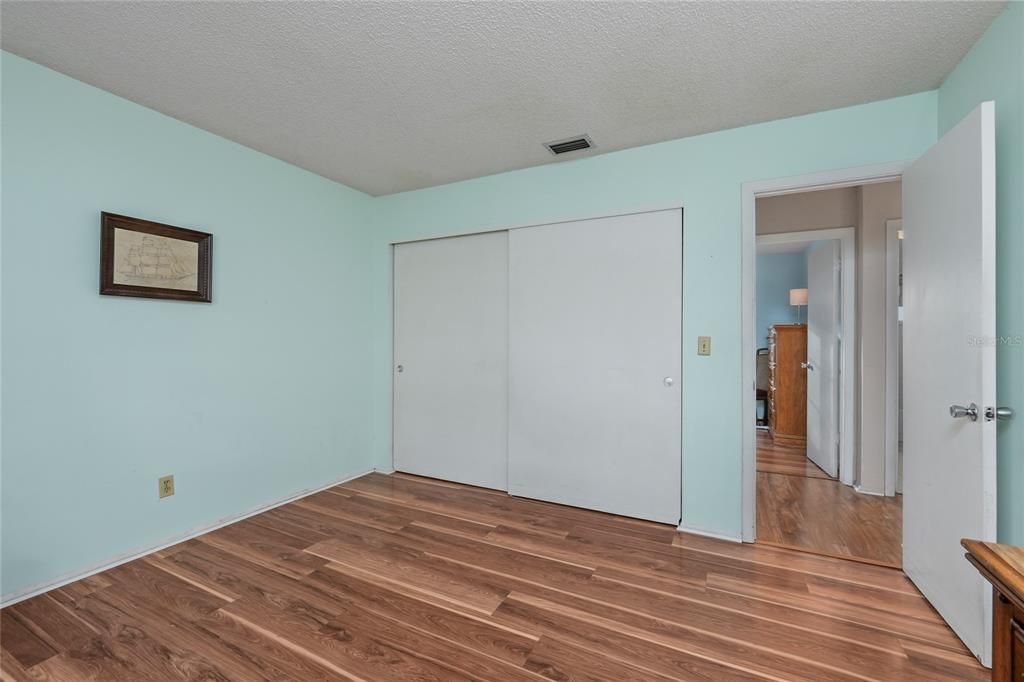 For Sale: $249,900 (2 beds, 2 baths, 1332 Square Feet)