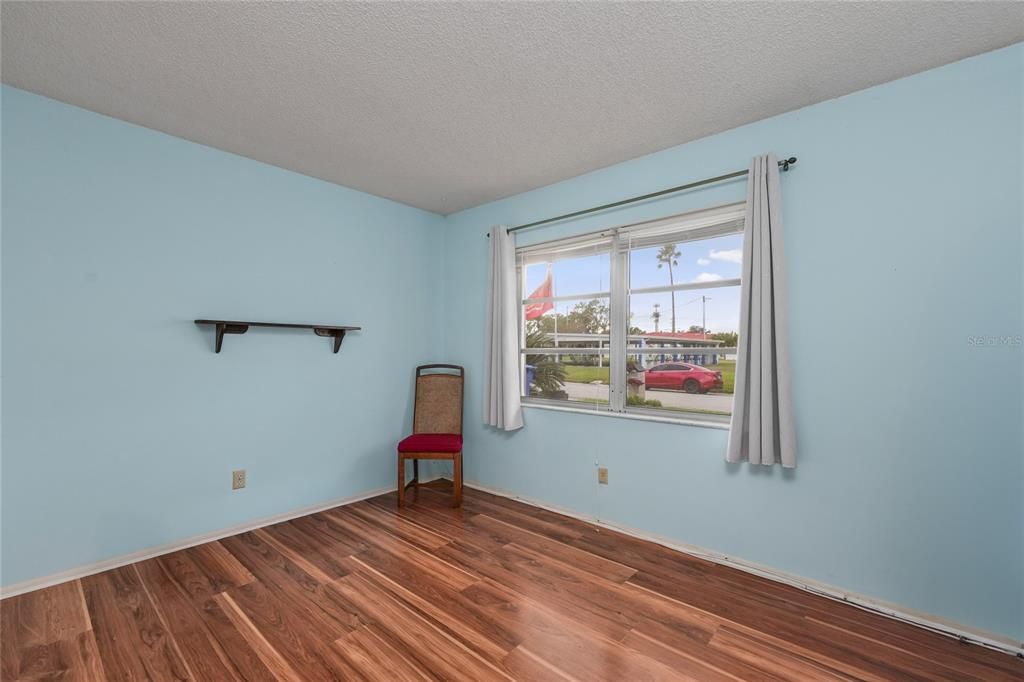 For Sale: $249,900 (2 beds, 2 baths, 1332 Square Feet)