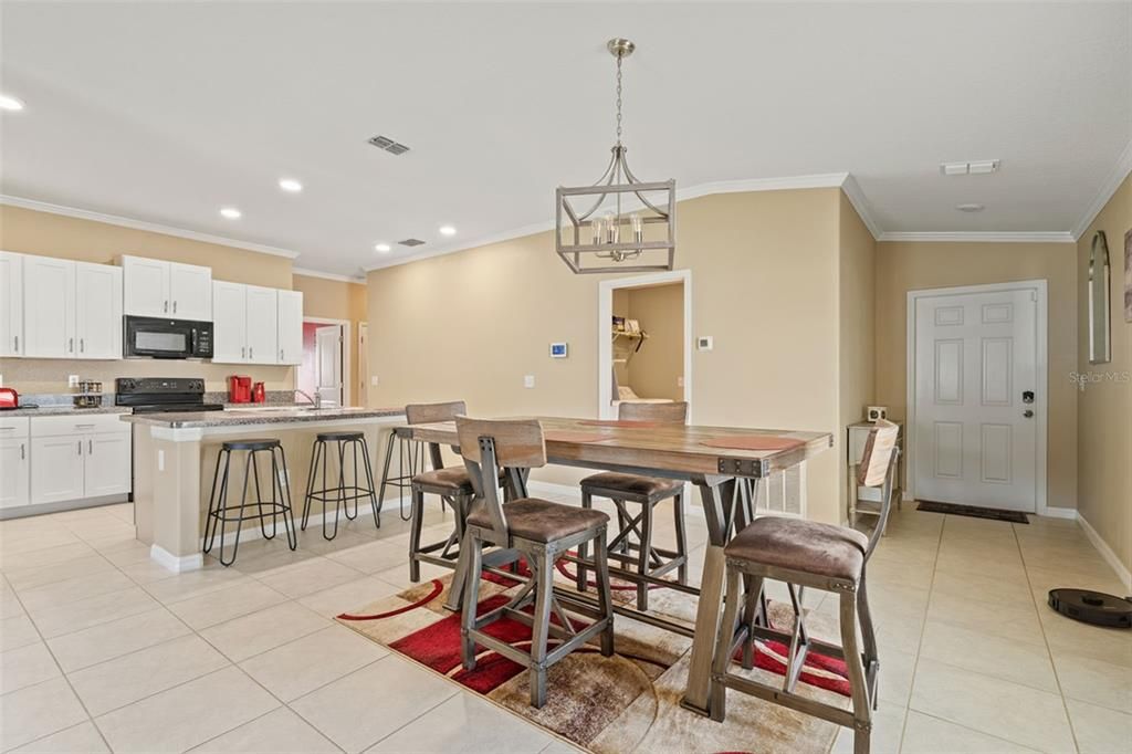 For Sale: $322,900 (4 beds, 2 baths, 1810 Square Feet)