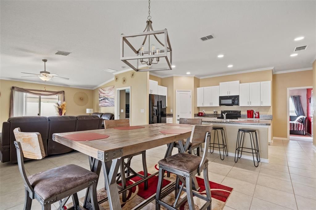 For Sale: $322,900 (4 beds, 2 baths, 1810 Square Feet)