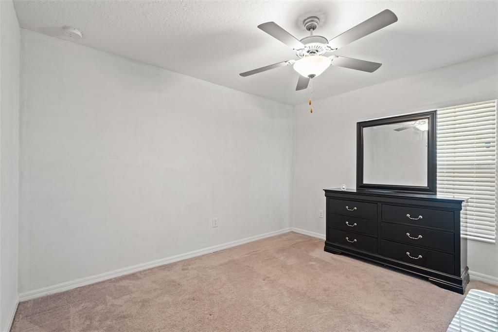 For Sale: $322,900 (4 beds, 2 baths, 1810 Square Feet)