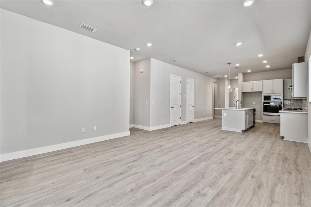 For Sale: $579,990 (3 beds, 2 baths, 1494 Square Feet)