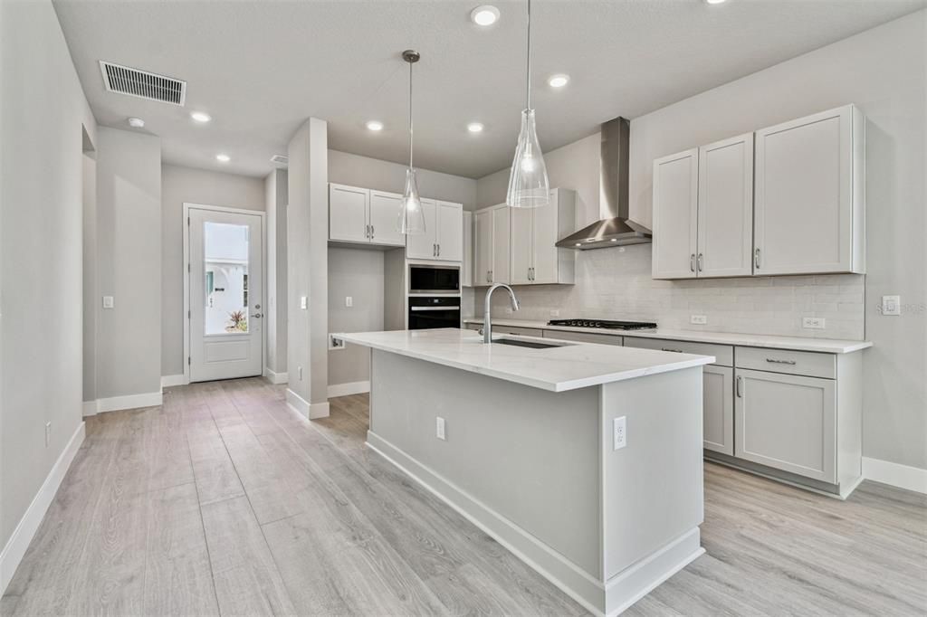 For Sale: $579,990 (3 beds, 2 baths, 1494 Square Feet)