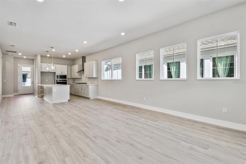 For Sale: $579,990 (3 beds, 2 baths, 1494 Square Feet)